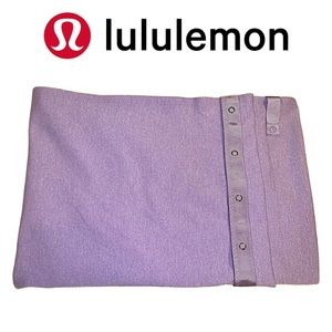 Lululemon Customizable Snap Scarf 
Rulu, heathered Purple, NWOT